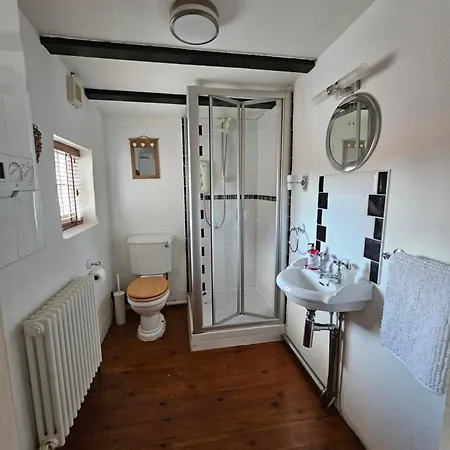 Grade 2 Listed School Cottage In York. Exterior photo